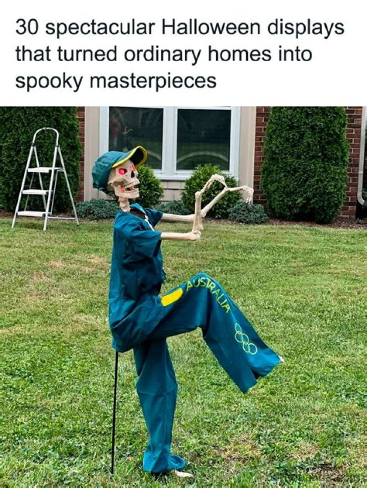 Transform Your Drinks Into Spooky Masterpieces
